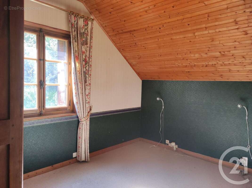 Maison à DAMPIERRE-SOUS-BOUHY