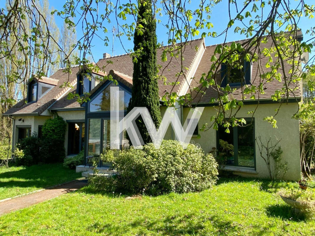Maison 324 m² à Saint-Remy-L'honore  - photo 4