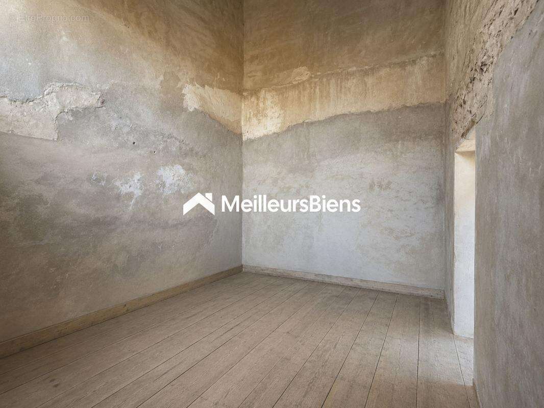 Maison de village de type T4/T5 155 m2, avec petite cour extérieure - photo 15