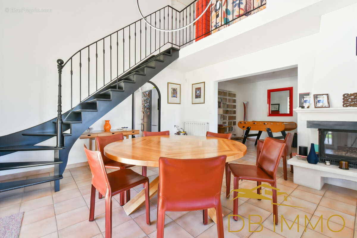 Maison à CHATEAUNEUF-DE-GADAGNE