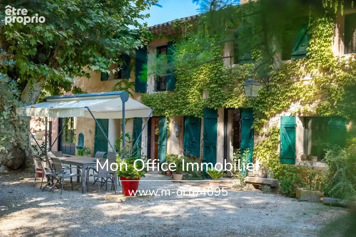Référence : 7235-SJO - Magnifique Mas de 1739 aux portes d'Aix-en-Provence - piscine- terrain plat arboré de 6400m2- cachet - photo 16