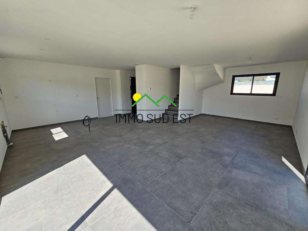 Maison à SAINT-MARCEL-LES-VALENCE