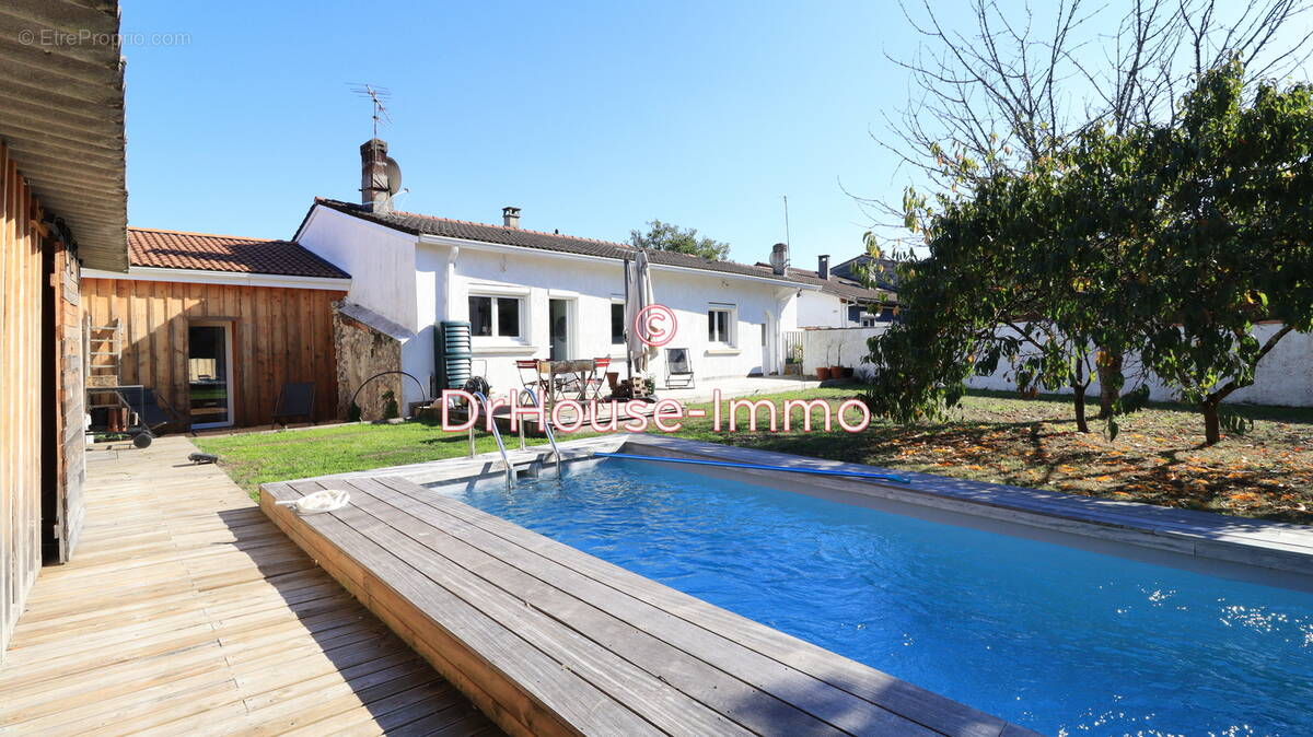 Maison à BLANQUEFORT