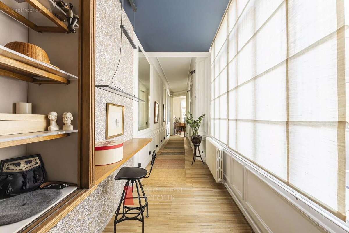 Appartement à PARIS-16E