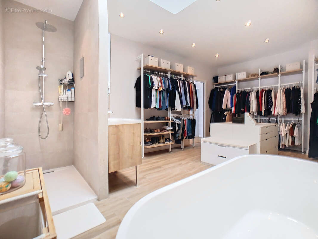 Maison à CHASSE-SUR-RHONE