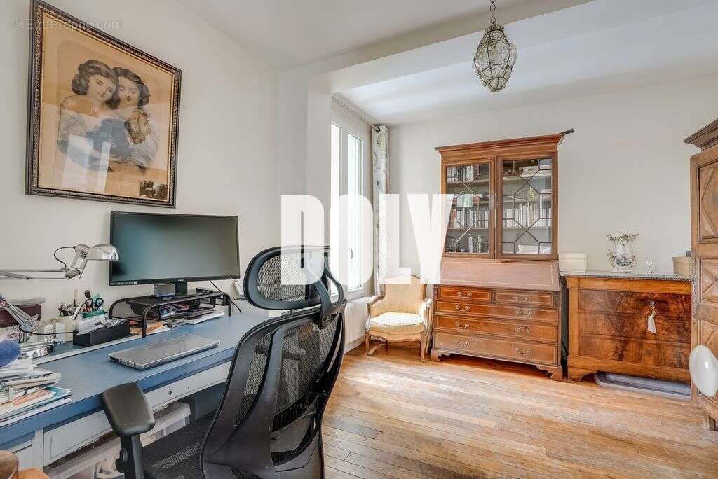 Appartement à LEVALLOIS-PERRET