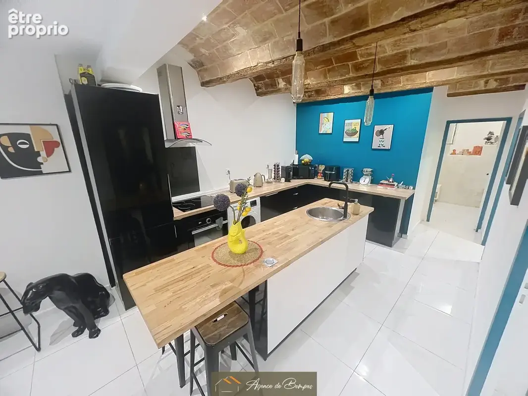 Appartement entierement renove  de type 2 65.77 m2 - photo 2
