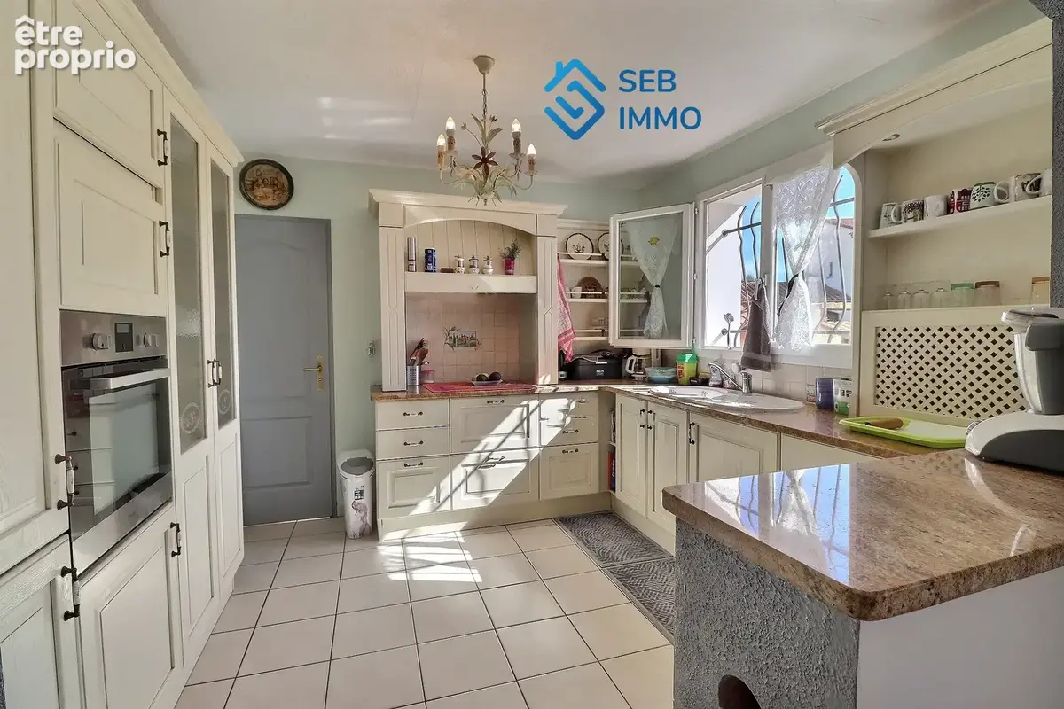 Maison 125 m2   Viager occupé deux têtes avec quatre chambres, piscine et véranda ensolei - photo 5