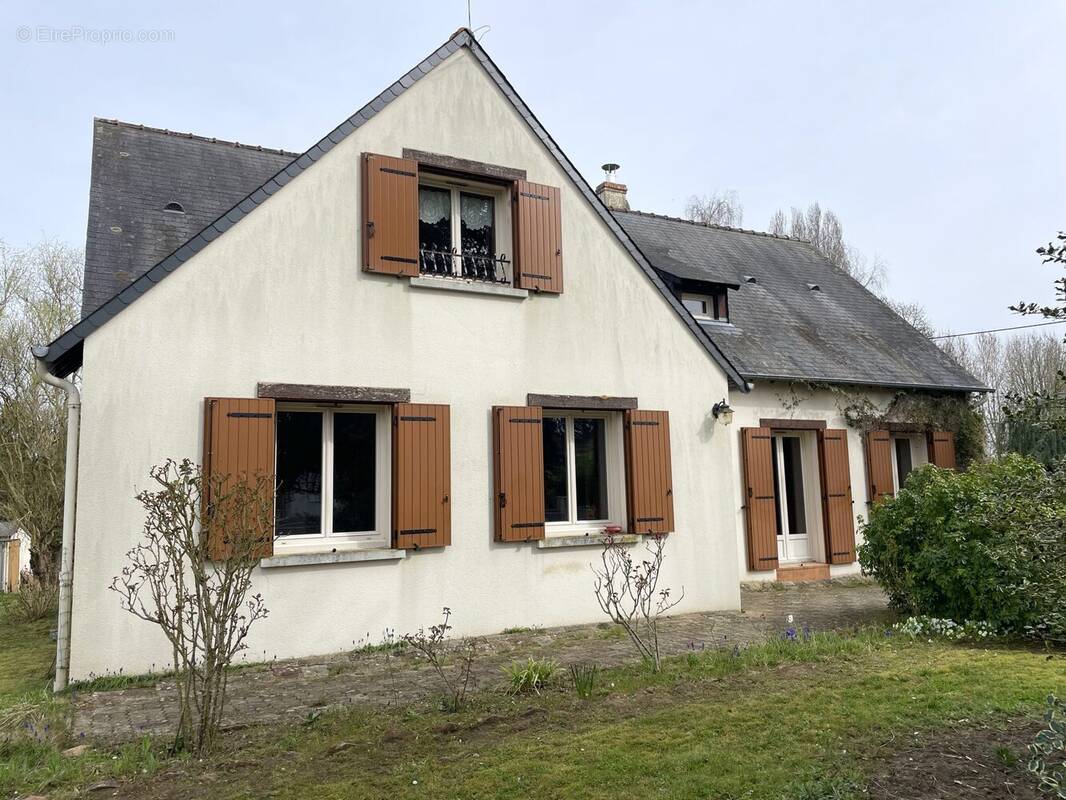 Façade - Maison à CONNERRE