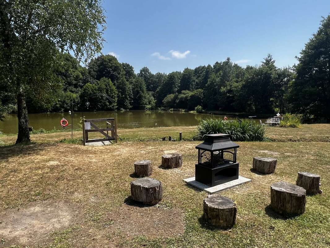 Camping avec lac de pêche dans un emplacement paisible - photo 2