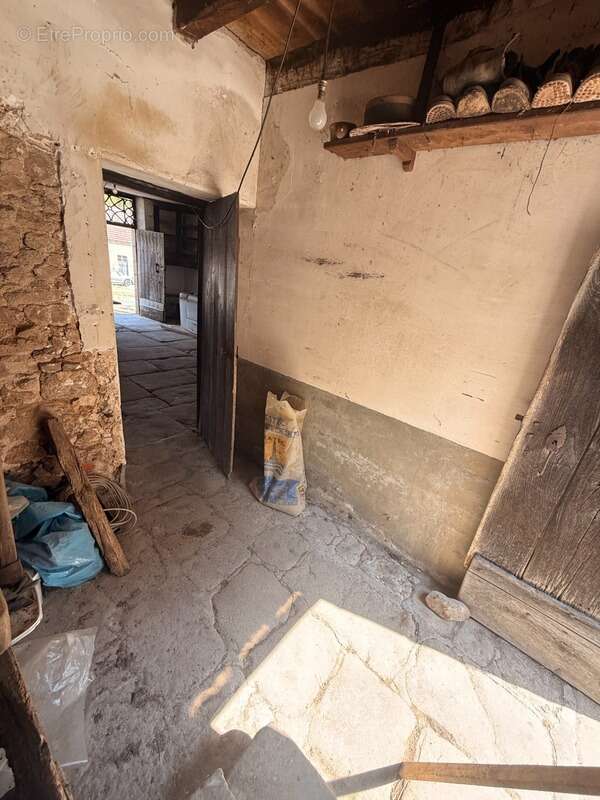 Ensemble de 2 maisons à restaurer + grange 26 500 € - photo 9