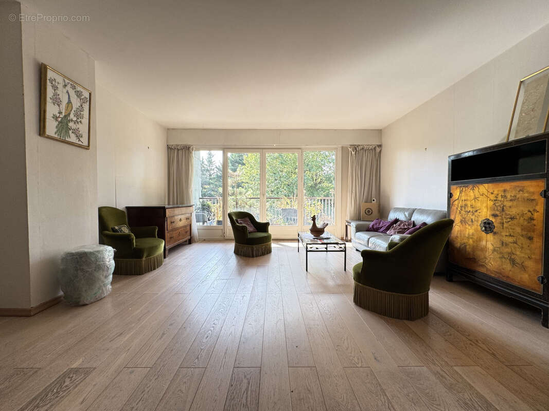 Appartement - 117,35 m2 - 5 pièces - photo 2