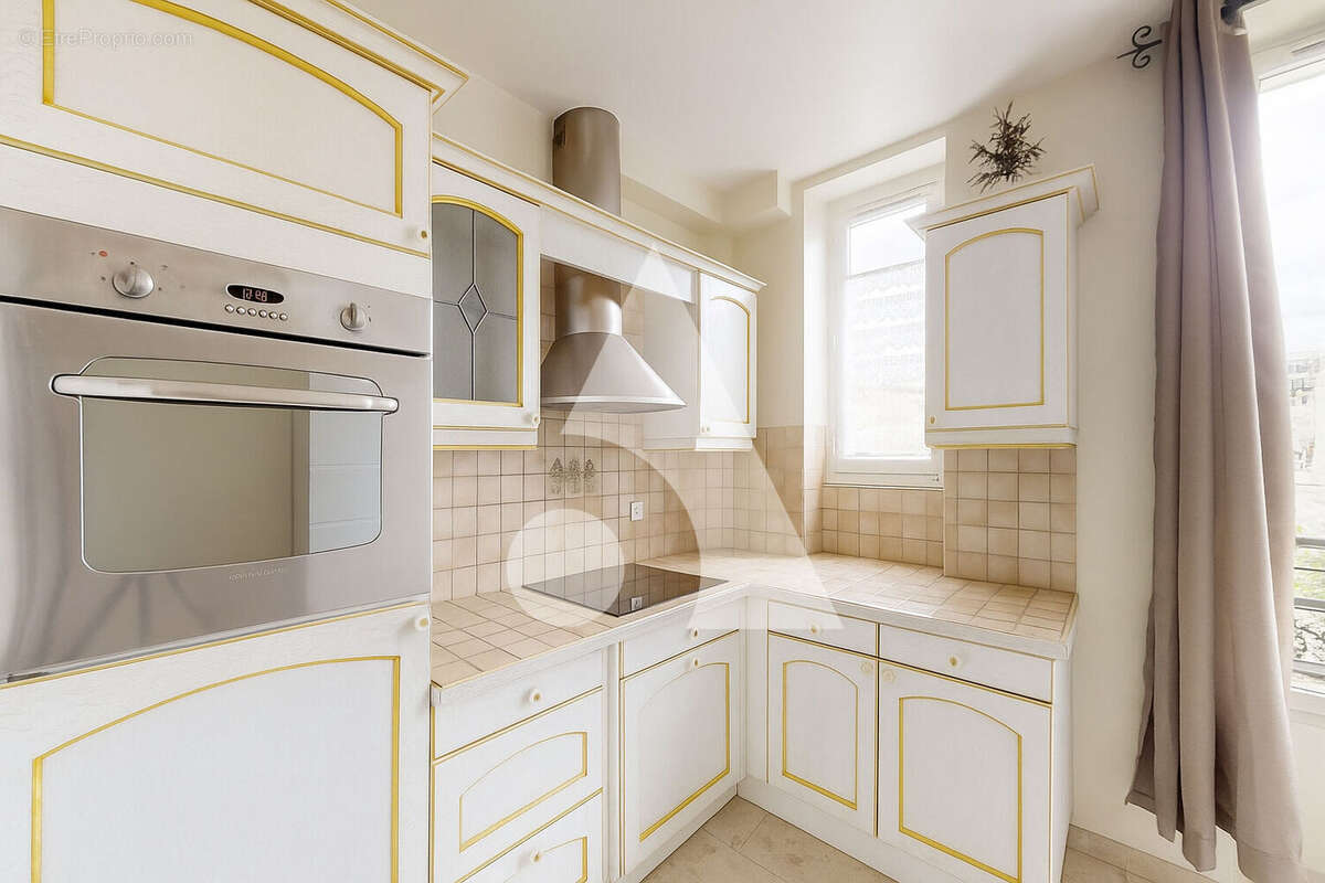 Appartement à LA GARENNE-COLOMBES