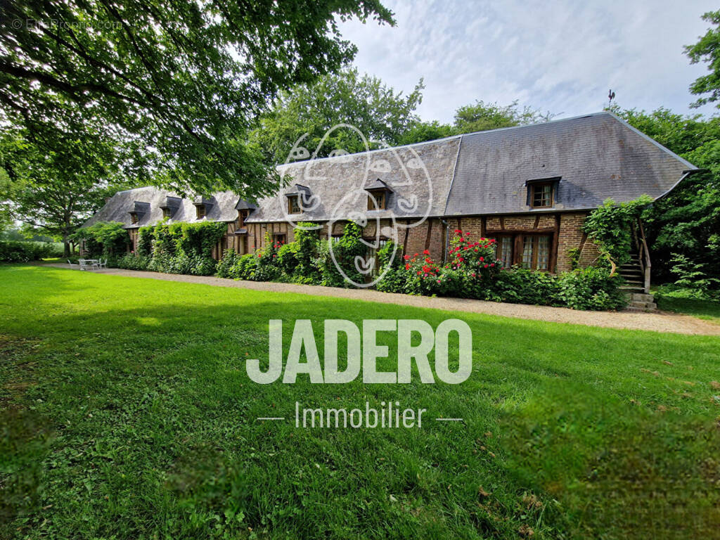 Maison à LA HALLOTIERE