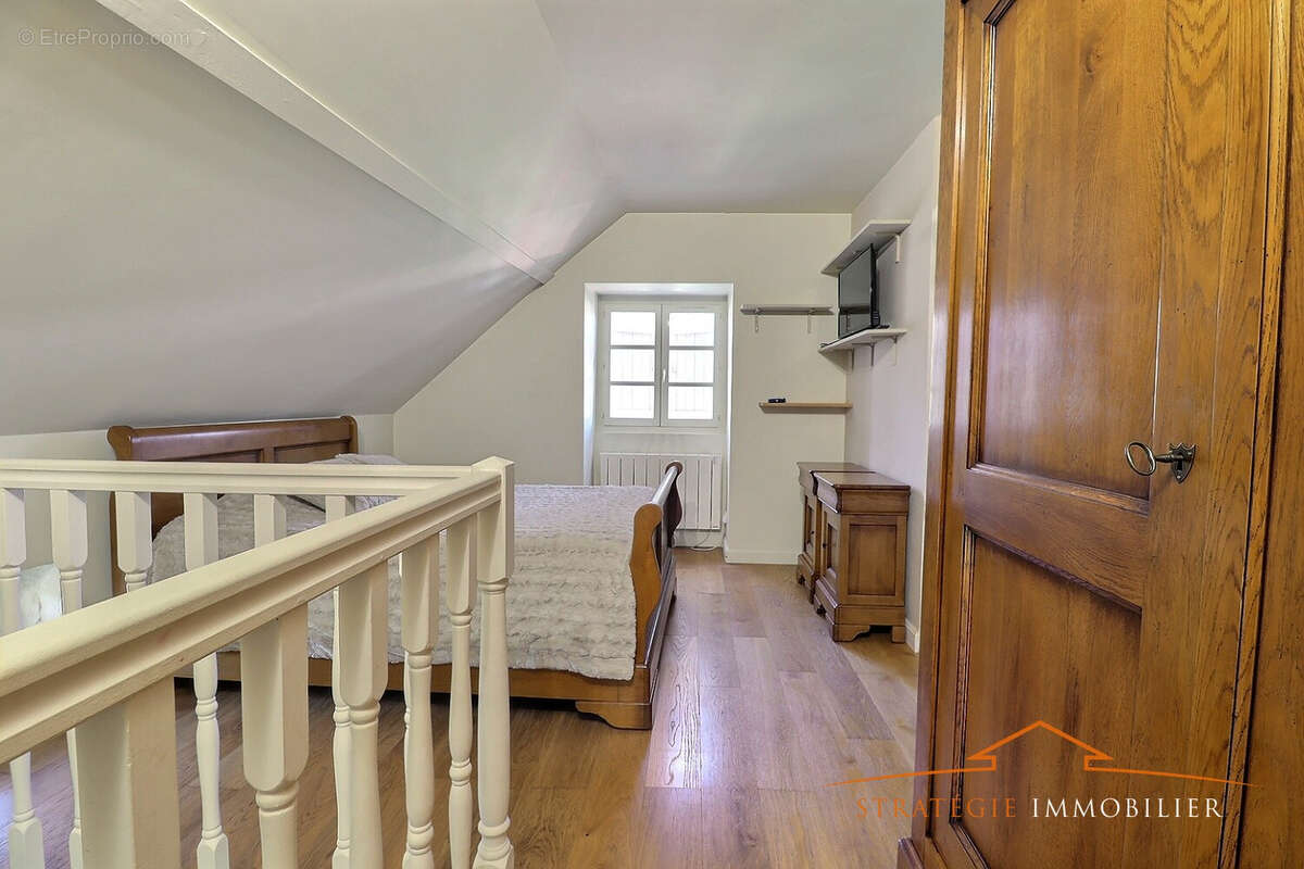 Maison à SAINT-MARTIN-DU-TARTRE