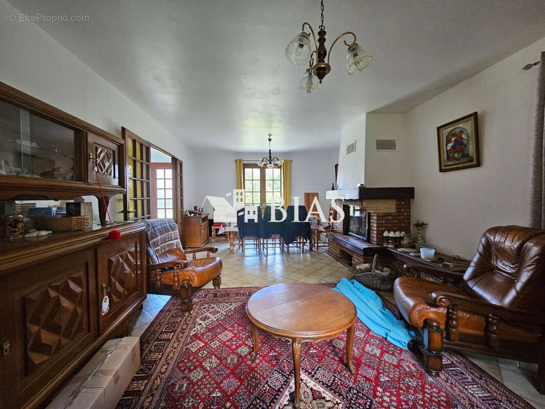 Maison à SAINT-PIERRE-DES-FLEURS