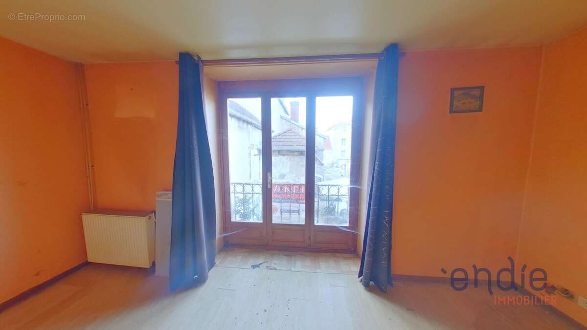 Maison à ARC-LES-GRAY