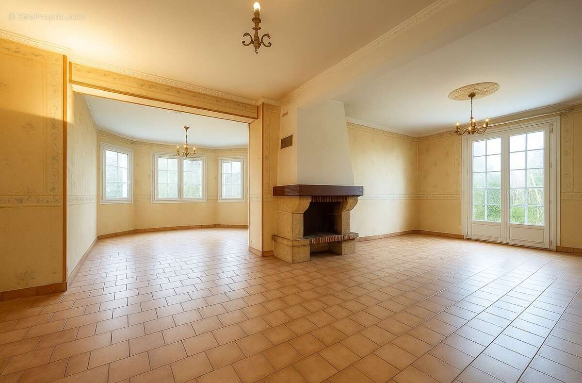 Maison à MINIAC-MORVAN