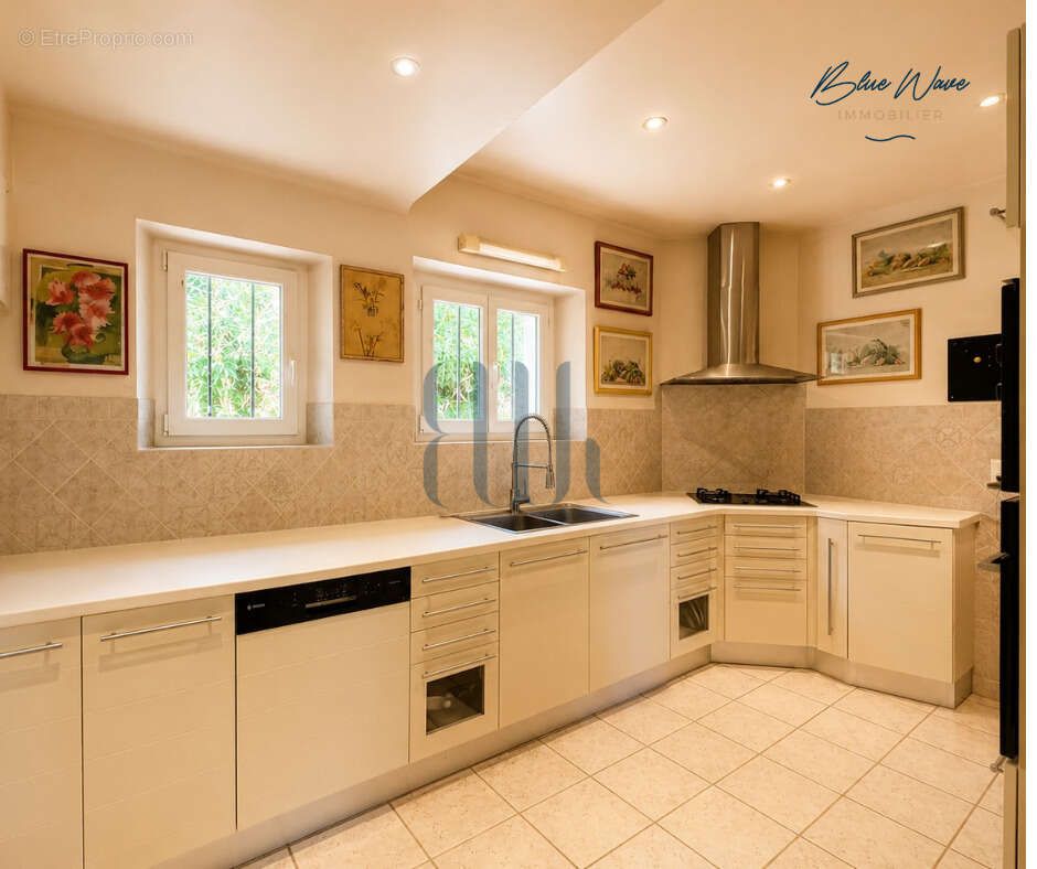 Grimaud   guerrevieille   propriété de caractère avec vue mer à quelques pas des plages - photo 12