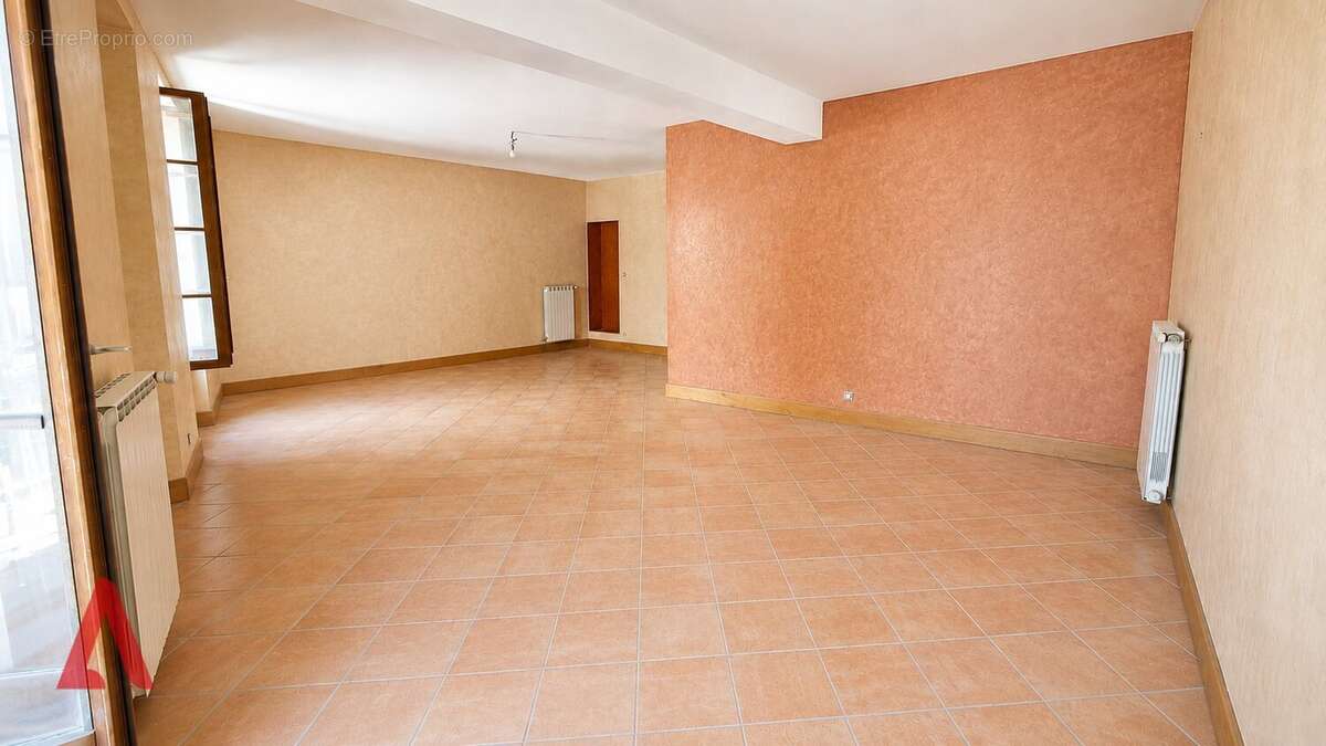 Maison de caractère de 208 m2 avec cour et garage, à deux pas des plages et de Béziers - photo 5