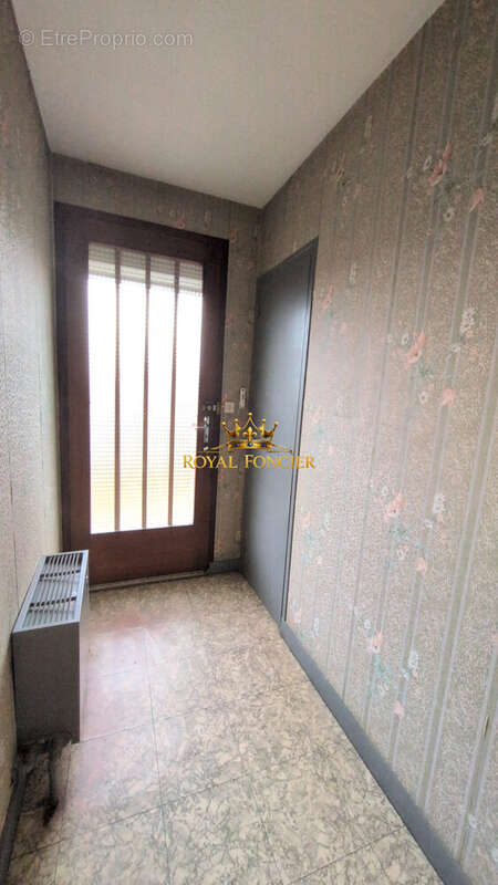 Maison 59 m² à Dange-Saint-Romain  - photo 2