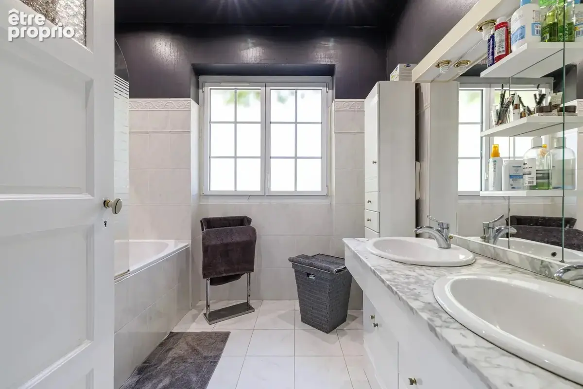 Vente Vence Maison Individuelle 213m2 - Terrain - Piscine - Vue Mer et Montagnes - photo 26