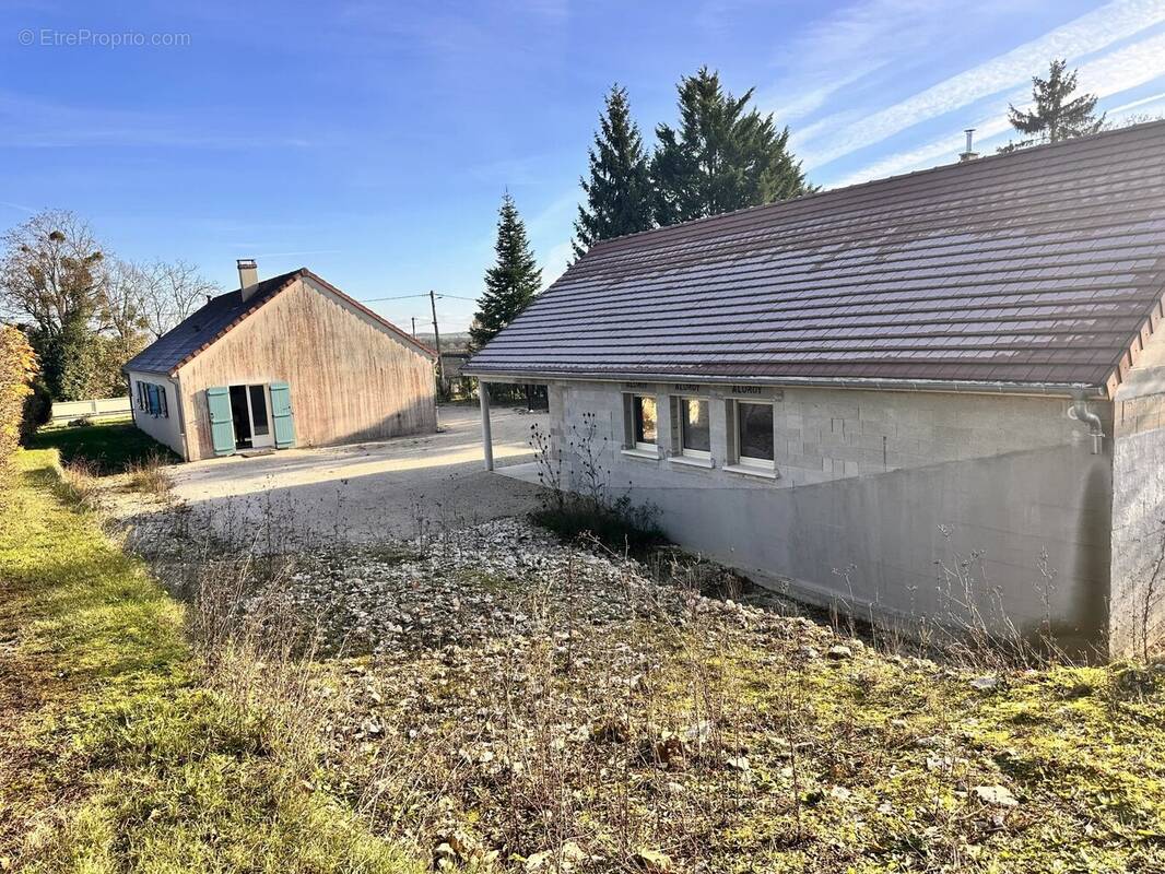 Maison à DAMPIERRE-ET-FLEE
