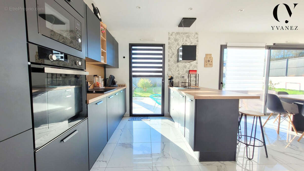 Maison à VAL-D&#039;IZE