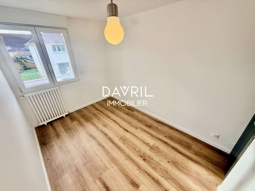 Maison à MAURECOURT