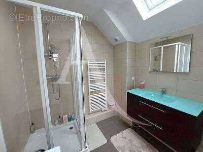 Appartement à CHEVRY-COSSIGNY