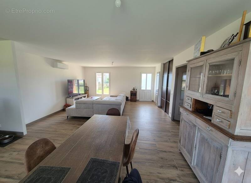 Maison à SAINT-COUTANT-LE-GRAND