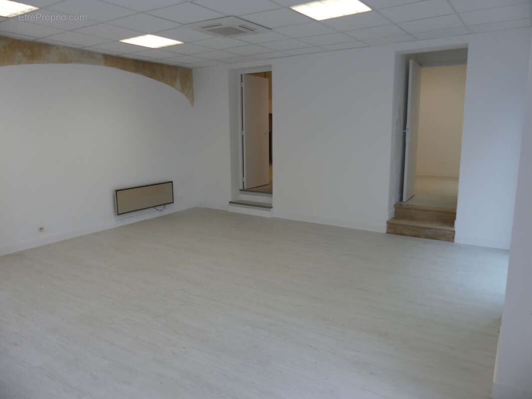 Appartement à FONTVIEILLE