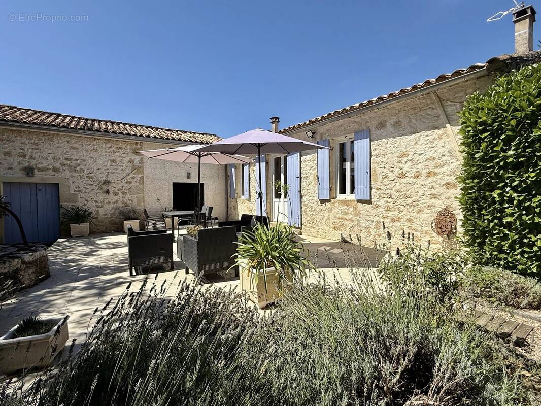Maison à GENSAC