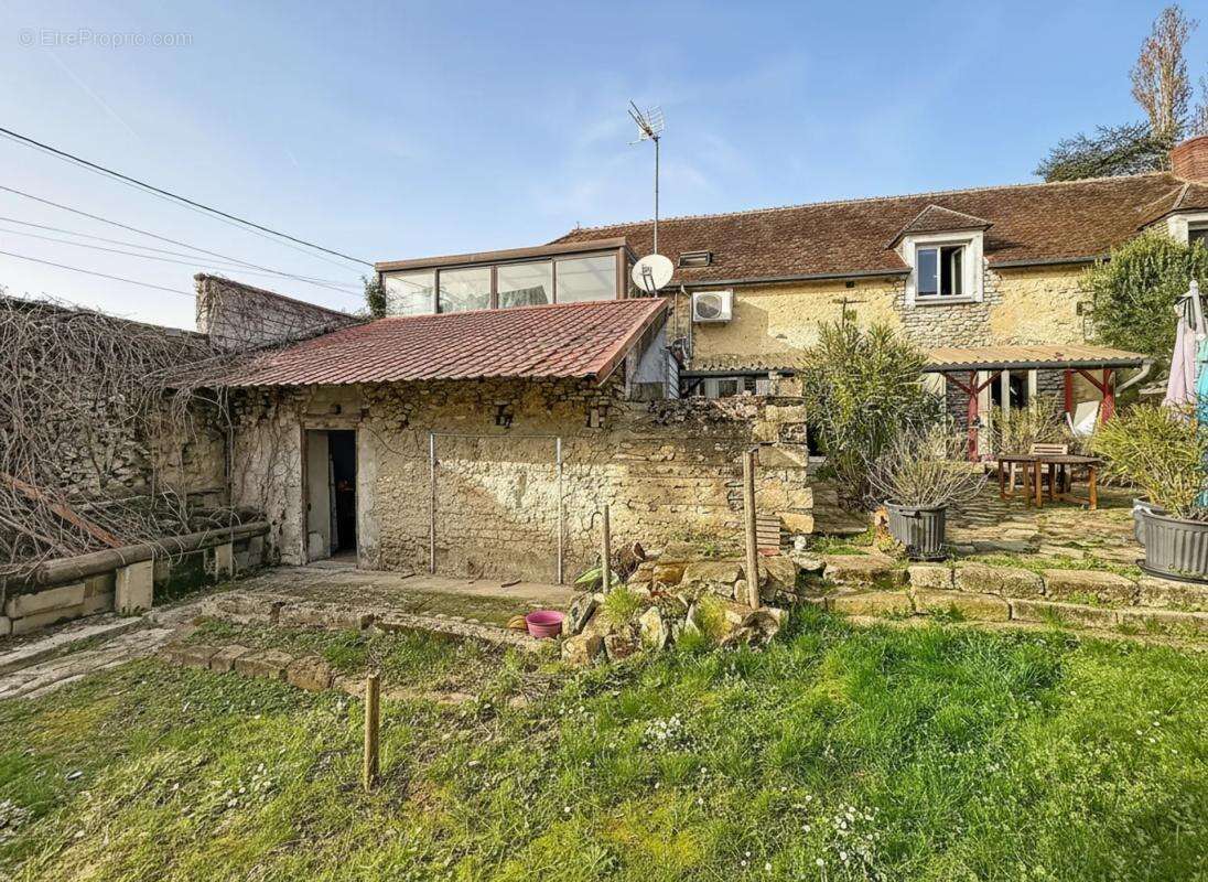 Maison à CHALAUTRE-LA-GRANDE