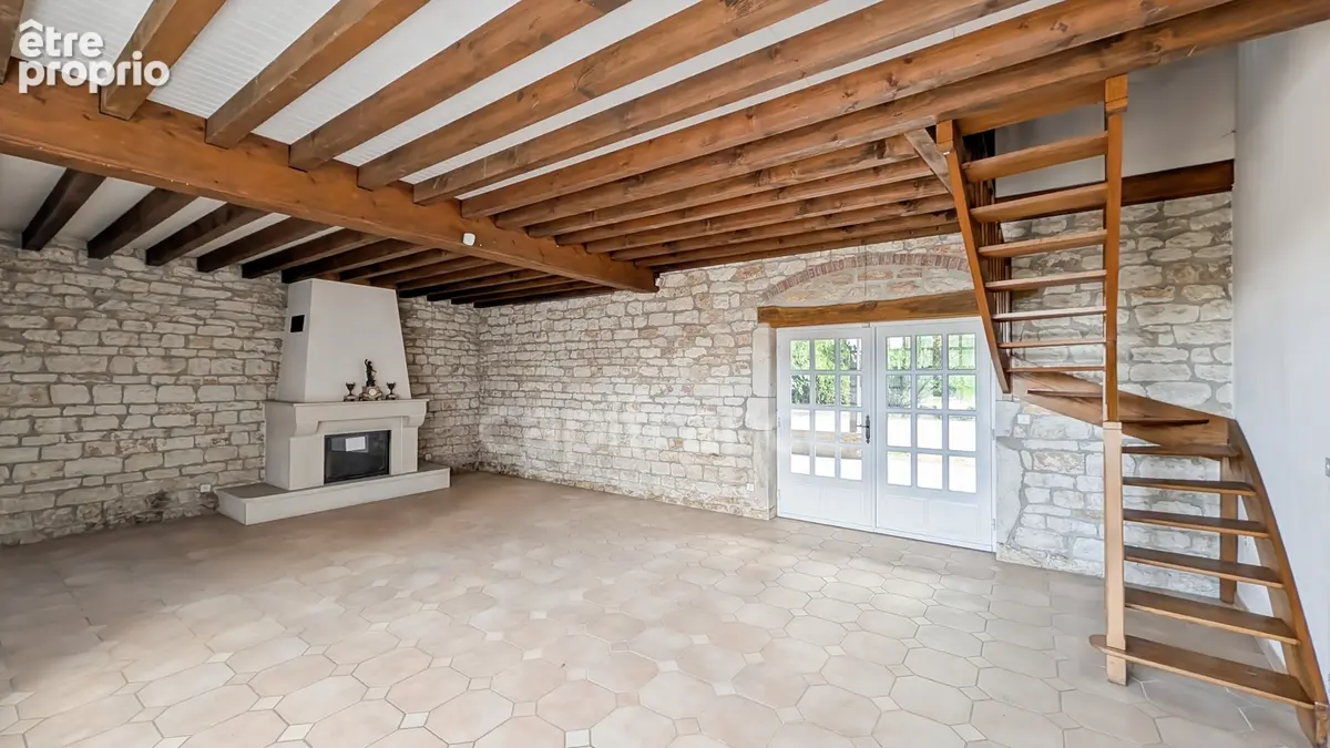 A vendre Magnifique maison Bourguignonne de 11 pièces FONTAINES (71) 7 chambres garage atelier 6000 m² de terrain ! - photo 5