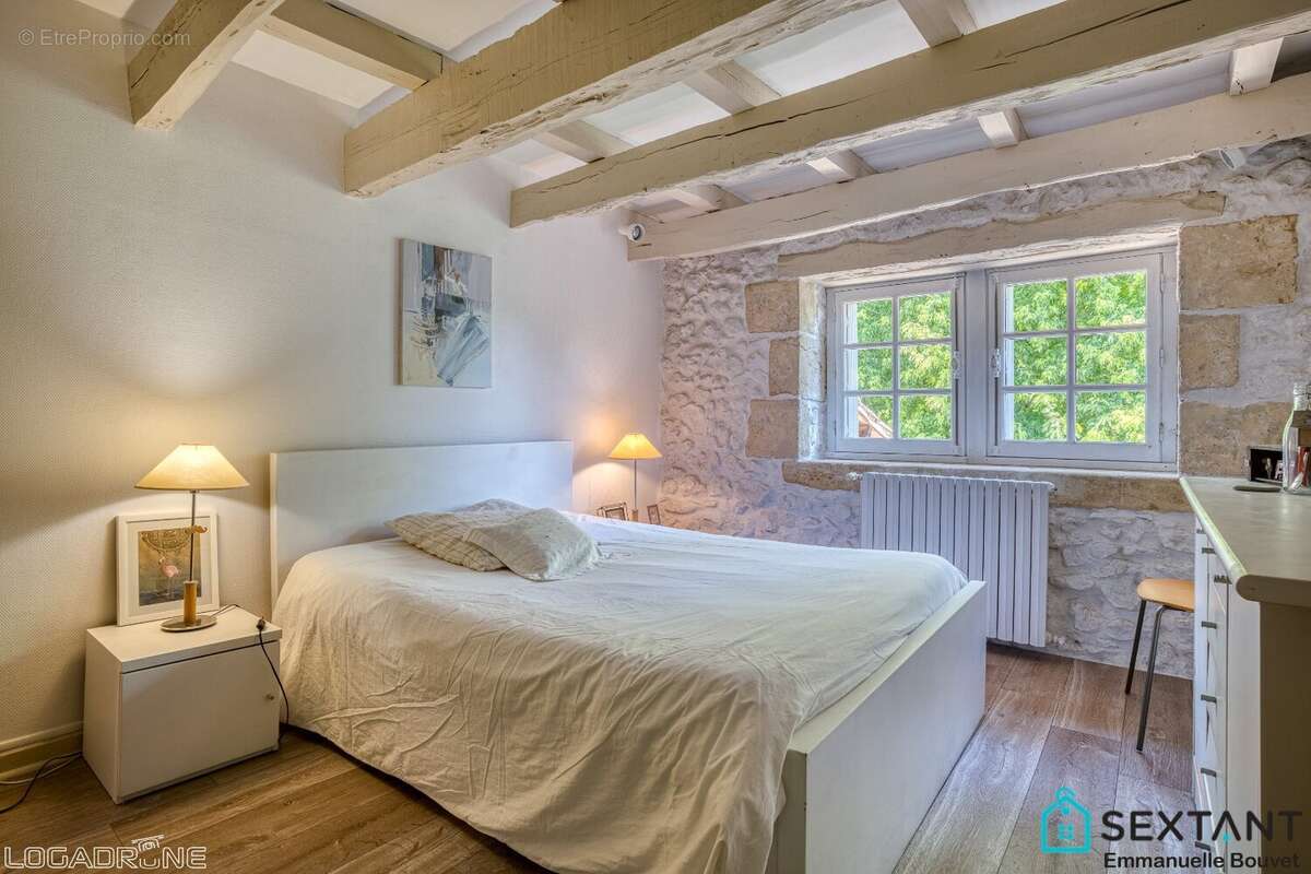 Maison à QUEYSSAC