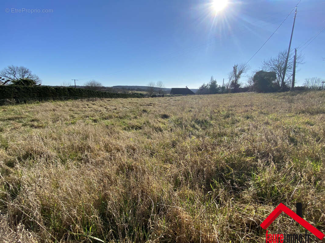 Terrain à JUGEALS-NAZARETH
