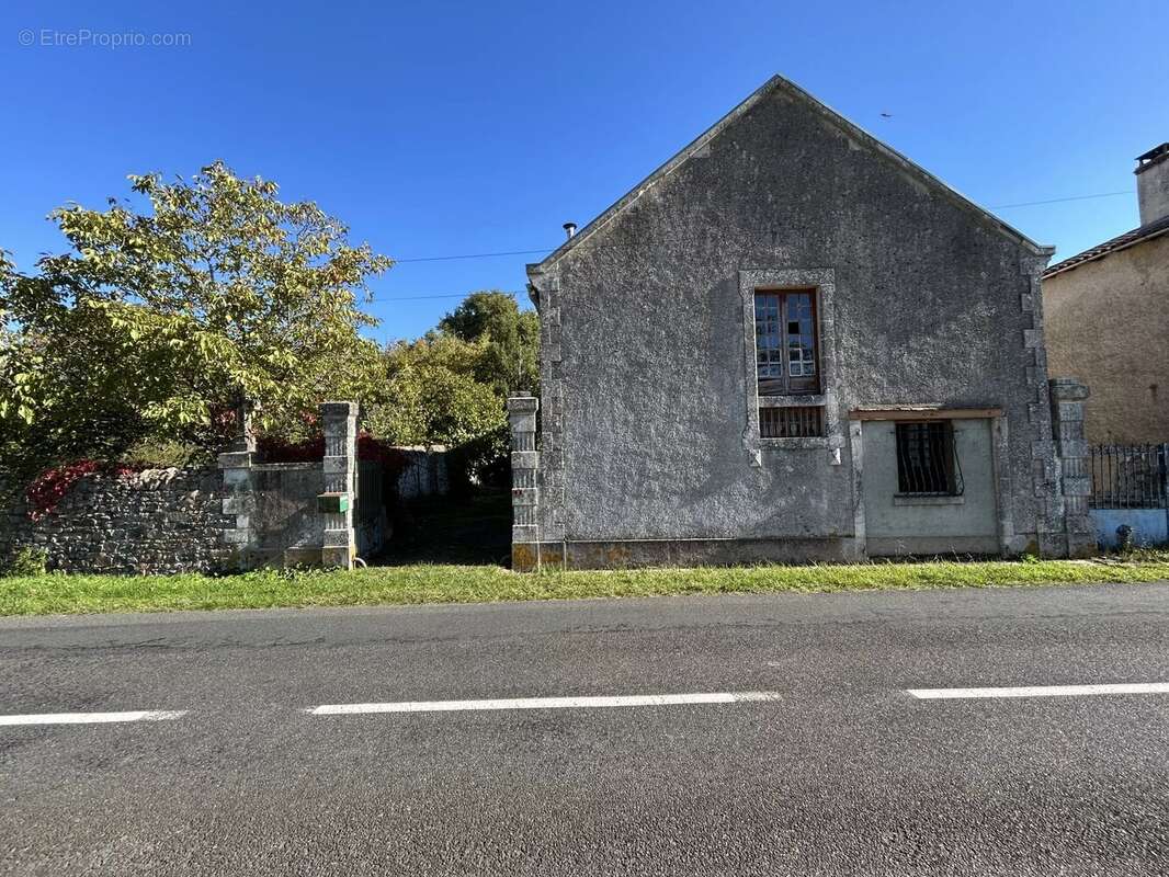 Maison à ASNIERES-SUR-BLOUR