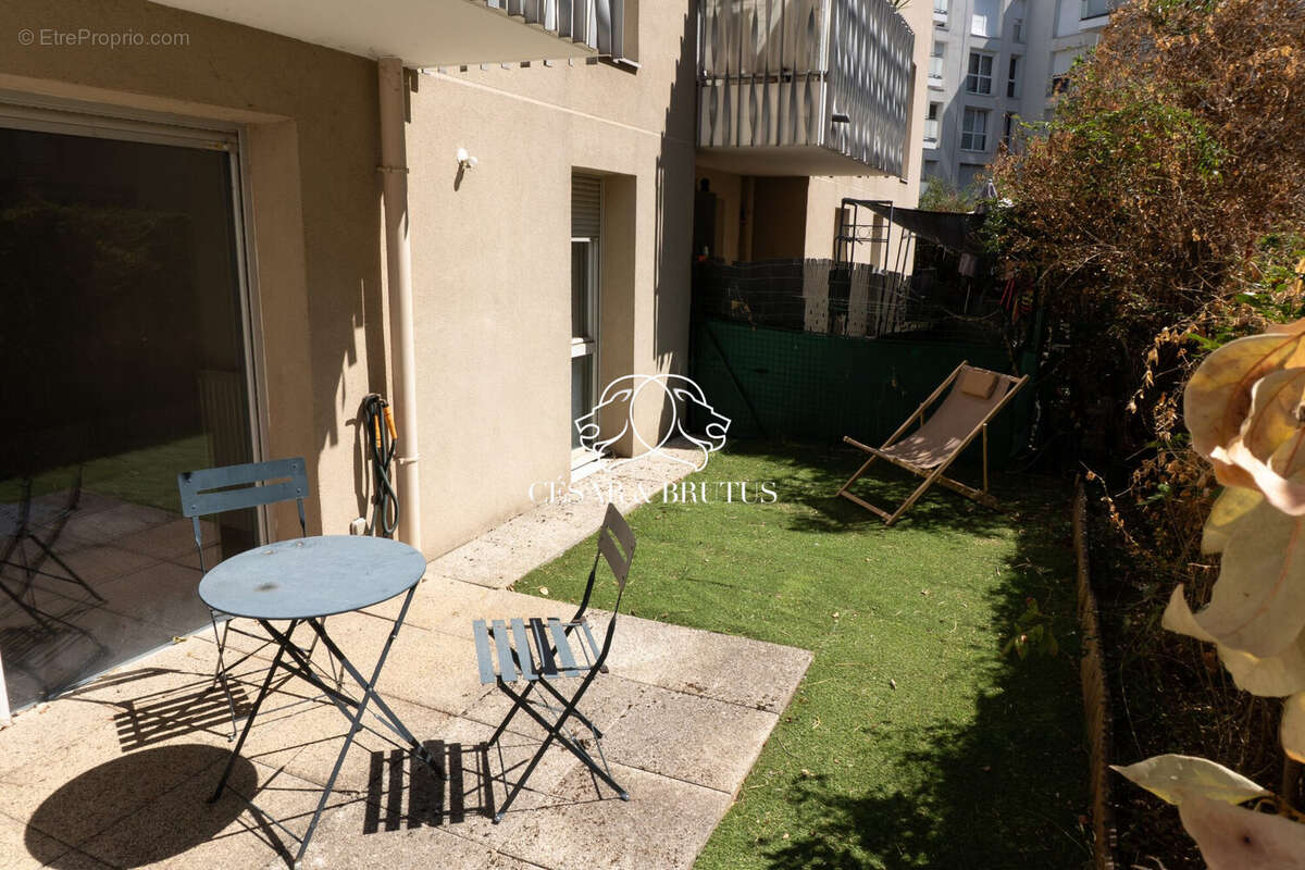 Appartement 44 m² à Bron  - photo 2