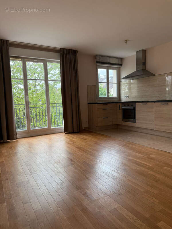 Appartement à CHILLY-MAZARIN