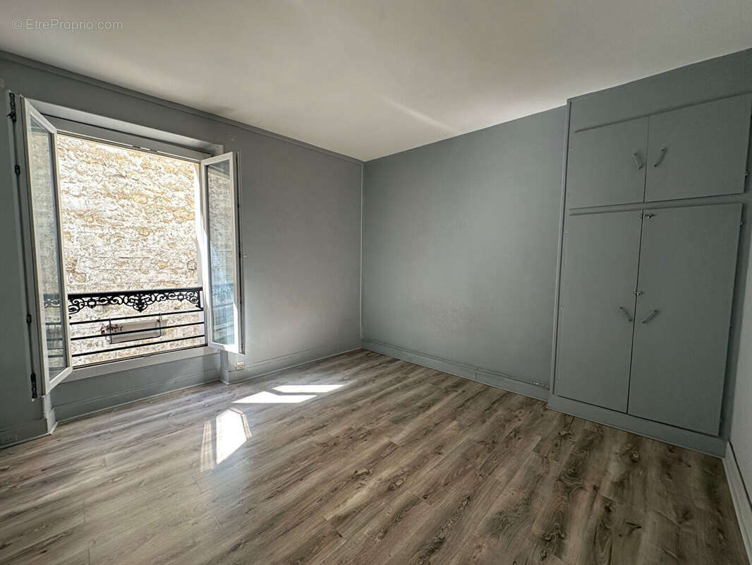 Appartement à PARIS-10E