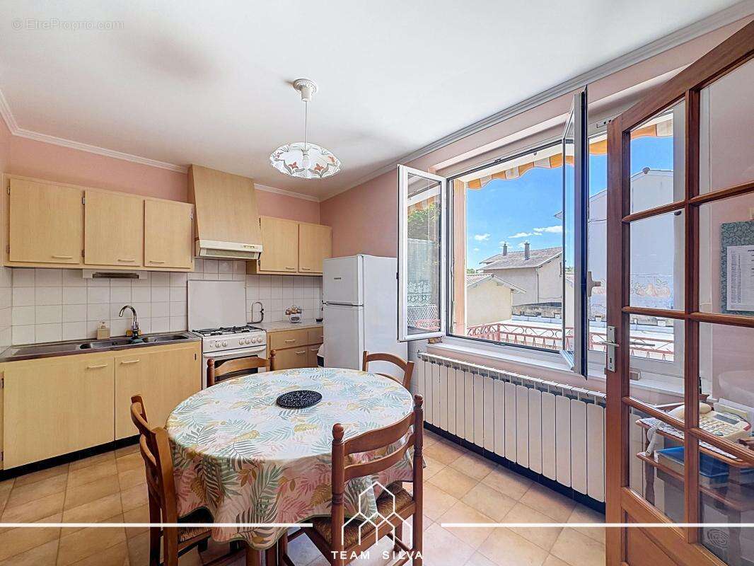Maison 110 m² à Communay  - photo 6
