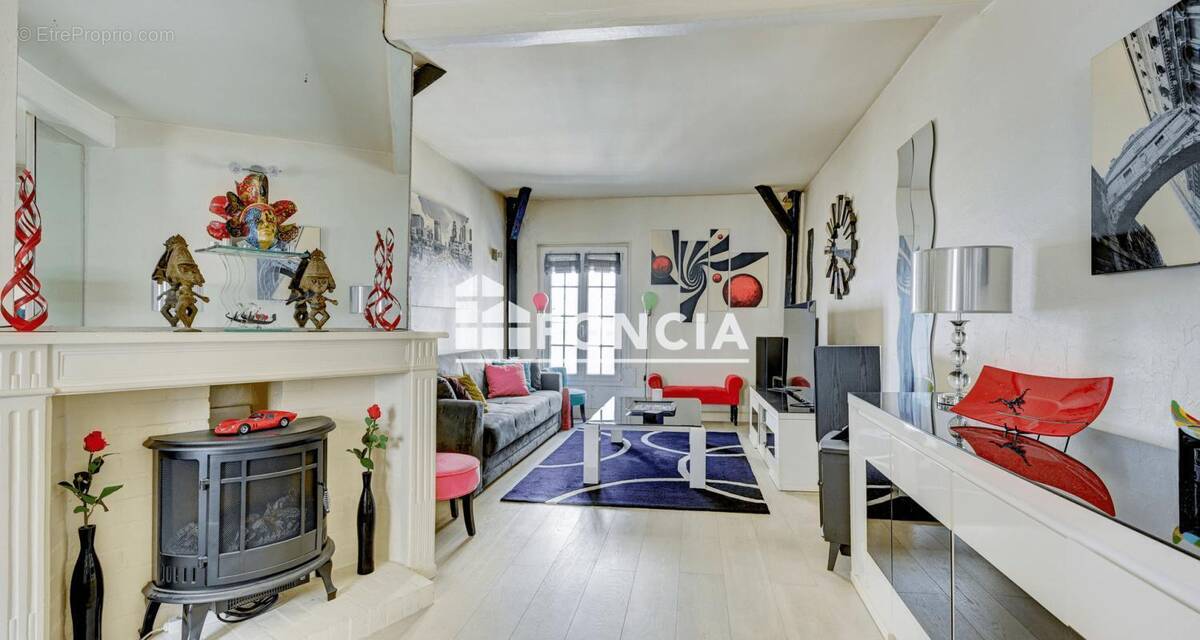 Appartement à PARIS-16E