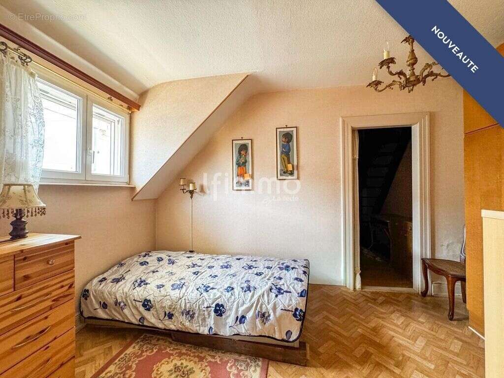 maison mitoyenne 4 pièces sur 8 ares de terrain - photo 6