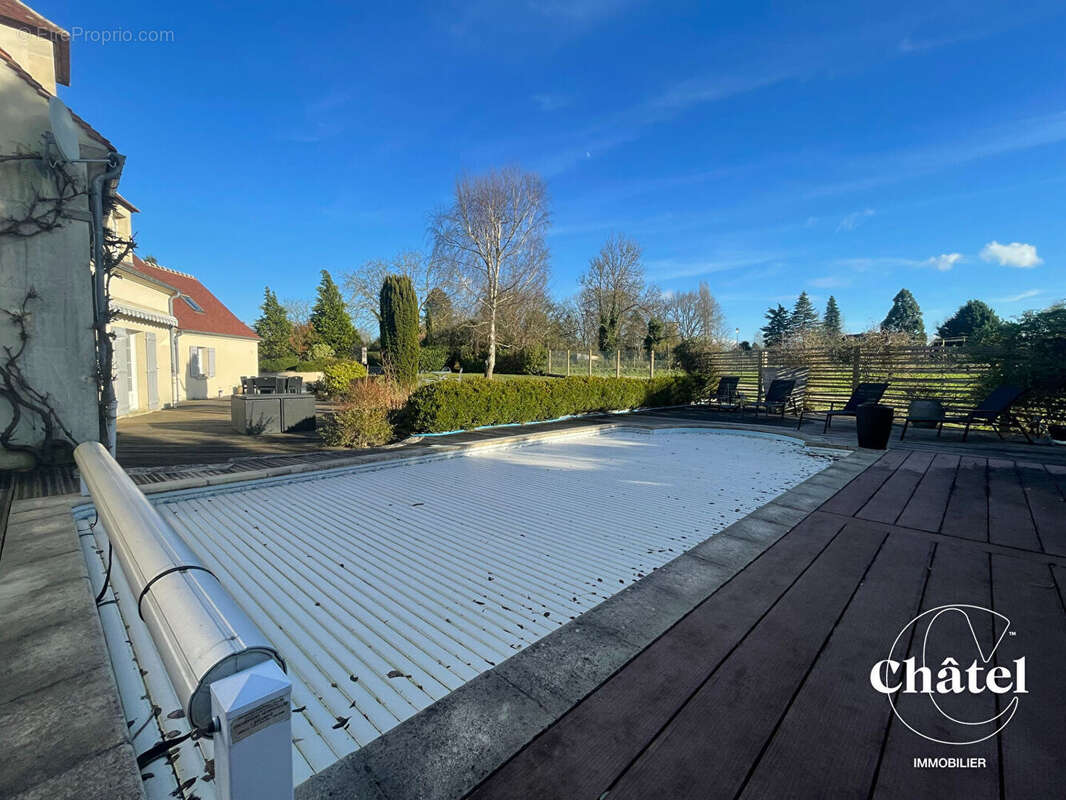 Maison à MONTLOGNON