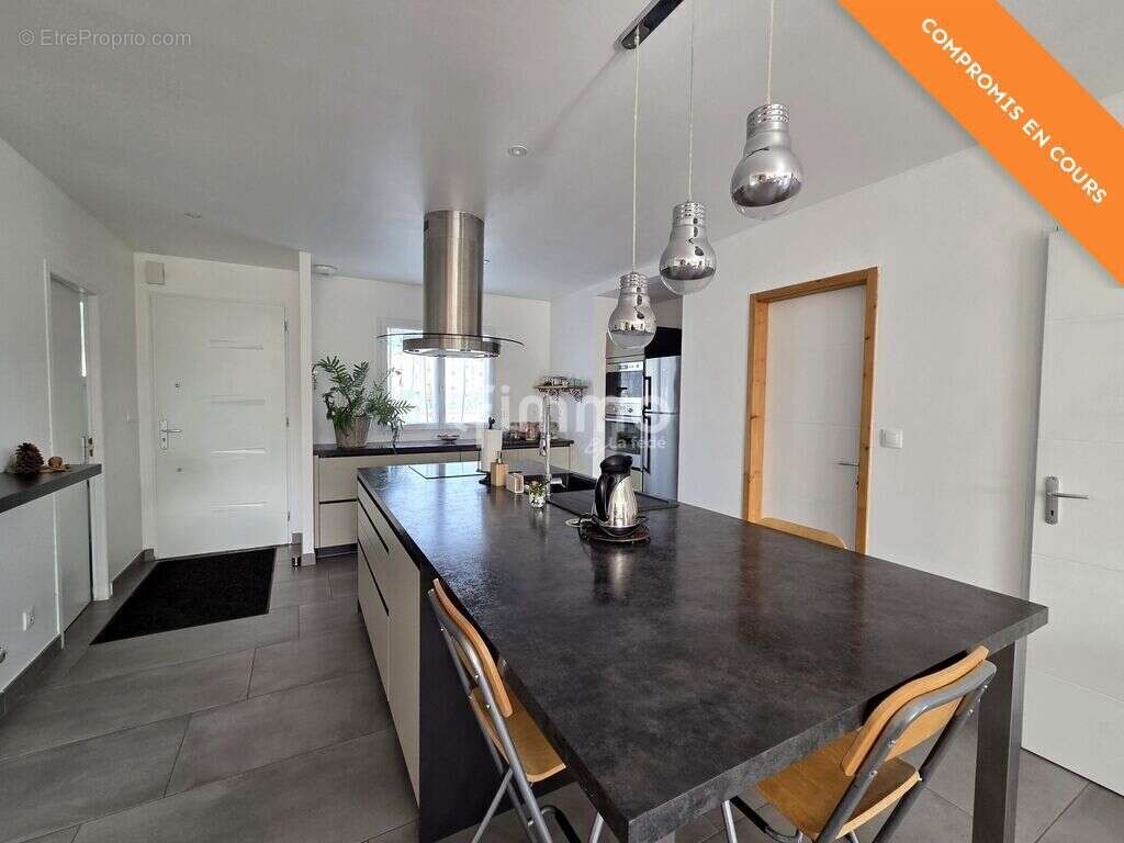 Maison à AMBARES-ET-LAGRAVE