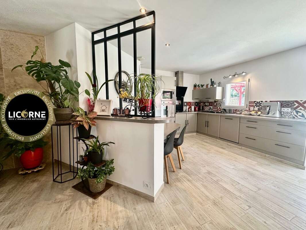 Maison 130 m² à Le Puy-Sainte-Reparade  - photo 6