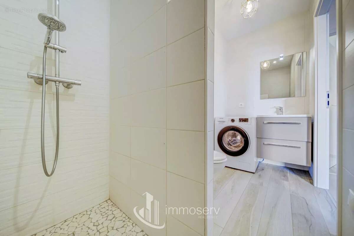 Appartement à AY-SUR-MOSELLE