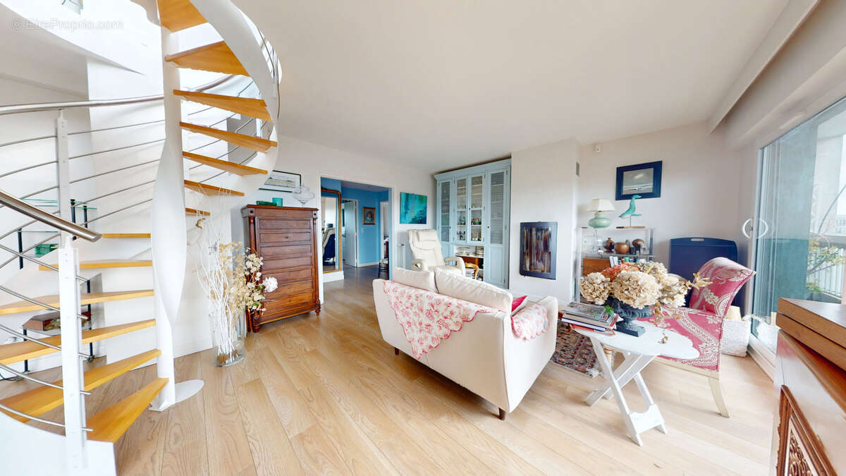 Appartement à SARTROUVILLE