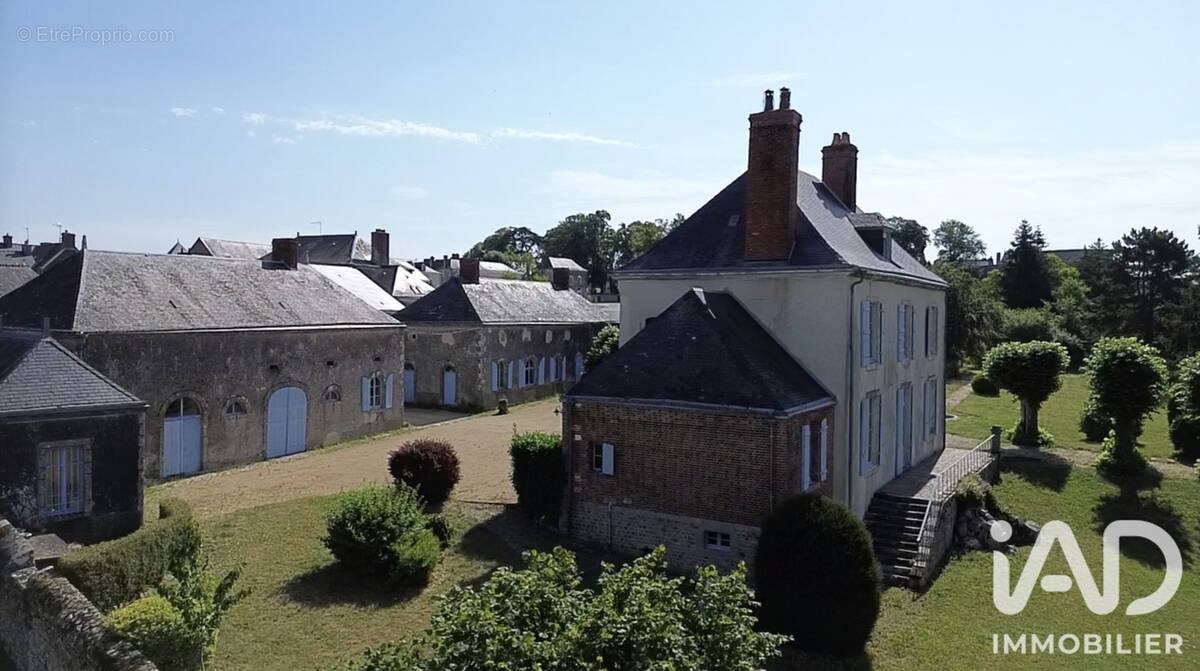 Photo 1 - Maison à SAINTE-SUZANNE